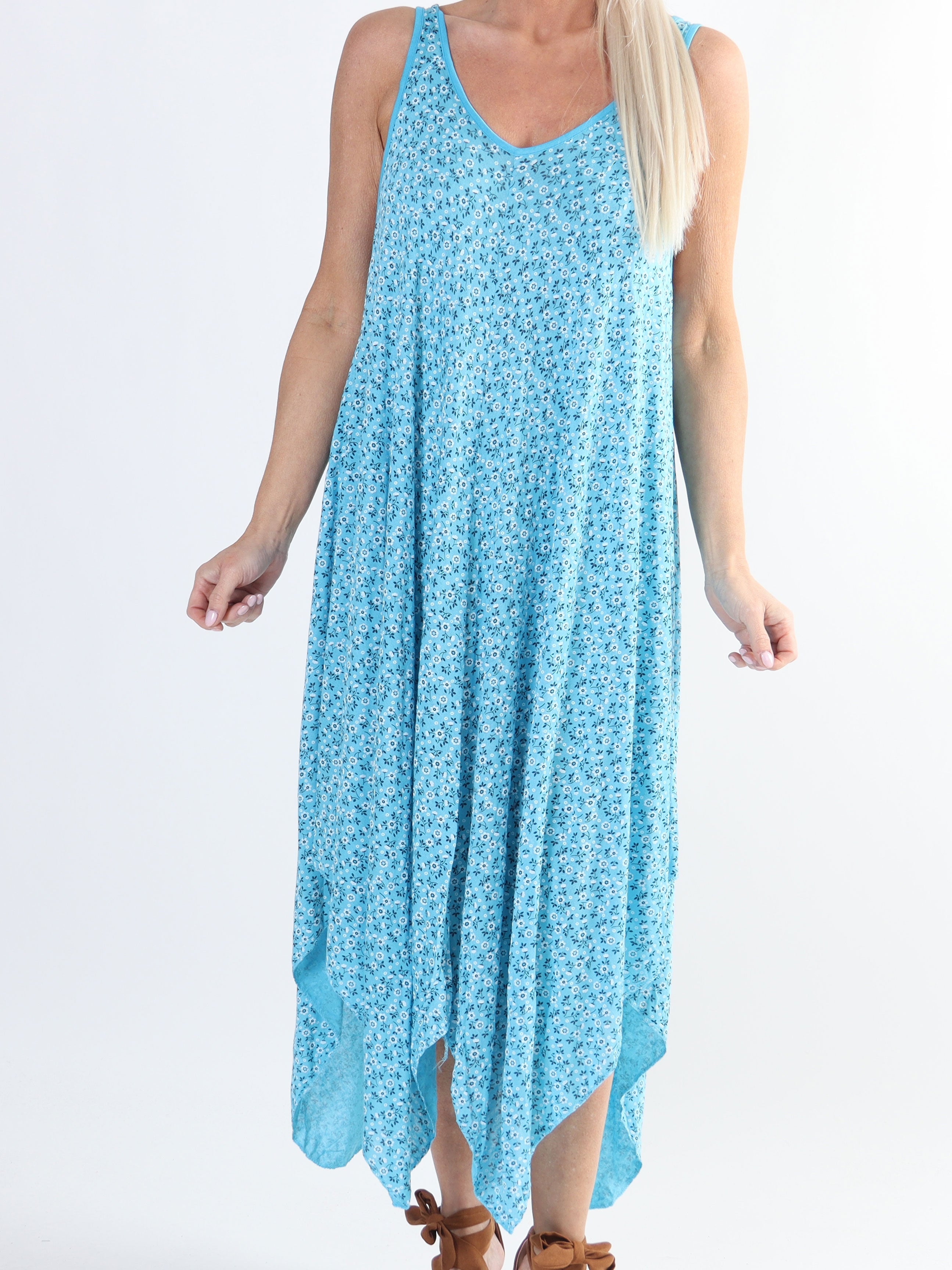 Veronica Small Flower - Klänning med blommönster och breda axelband i plusstorlek